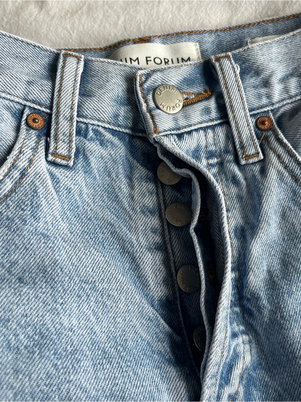 Aritzia Denim Forum
The Joni High Rise Loose Jeans 30L light Wash
Blue Size 25 - Picture 10 of 12